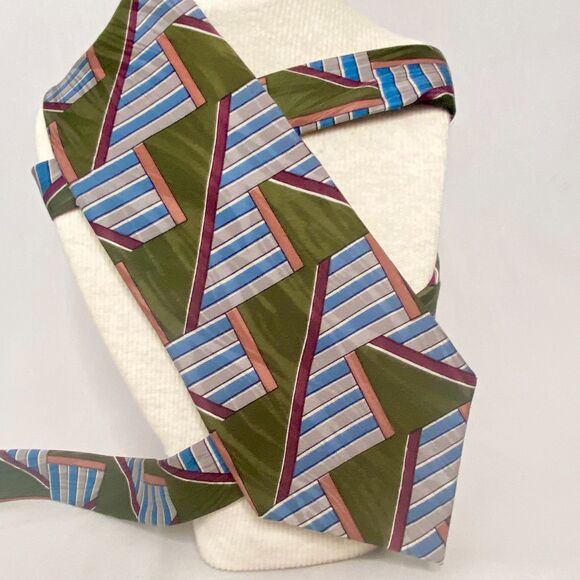 Milano Silk Neck Tie Multicolor Geometric Diagonal Triangles Horizontal Stripes - Picture 1 of 6